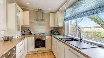 Fridge, oven, stovetop, toaster