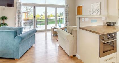 Luxury modern 2 Bedroom Lodge.