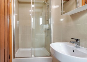 Bathroom - 1 bedroom accommodation in Hornsea (Hornsea)