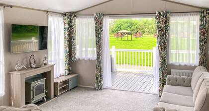 2 bedroom accommodation in Hoddesdon