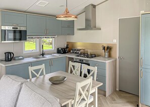 Fridge, oven, stovetop, toaster