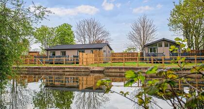 2 Schlafzimmer Unterkunft in Hoddesdon