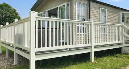 2 Schlafzimmer Unterkunft in Hoddesdon