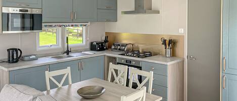 Fridge, oven, stovetop, toaster