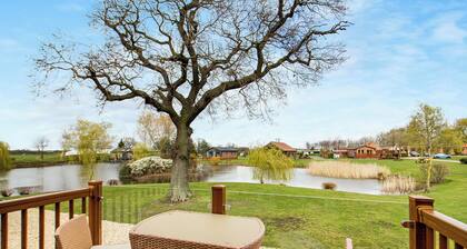 Luxury lodge ideal for a couples romantic break away with a double driveway.