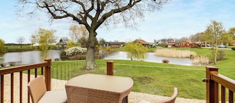 Luxury lodge ideal for a couples romantic break away with a double driveway.