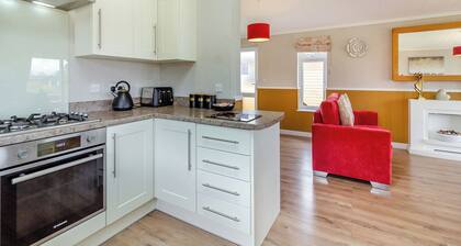 Luxury lodge ideal for a couples romantic break away with a double driveway.
