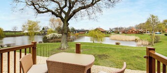 Luxury lodge ideal for a couples romantic break away with a double driveway.