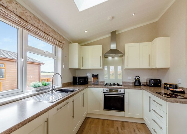 Unclassified image, 1 of 16, button