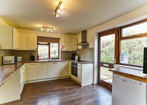 Fridge, oven, stovetop, toaster