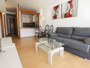 TV - Modern Apartment in Salou Beachfront (Salou)