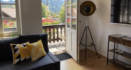 Centrally located apartment with mountain and lake views. 5 min. from the lake.