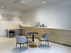 Reception hall - Airone Capsule Hotel (Hobart)