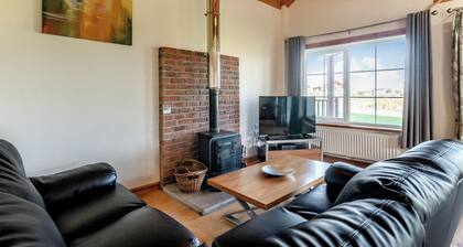 Outstanding, spacious and contemporary two storey lodge.