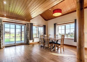 Dining - Outstanding, spacious and contemporary two storey lodge. (Hornsea)