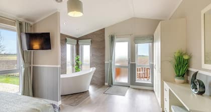 Luxury 1 bedroom lodge.
