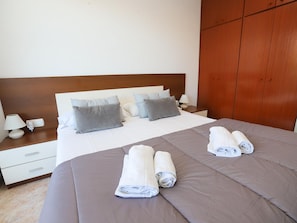 2 chambres, draps fournis, accès pour personnes à mobilité réduite