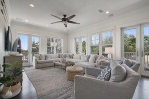 Interior - Paradiso del Mare by Five Star Properties (Panama City Beach)