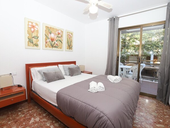 1 bedroom, WiFi, bed sheets