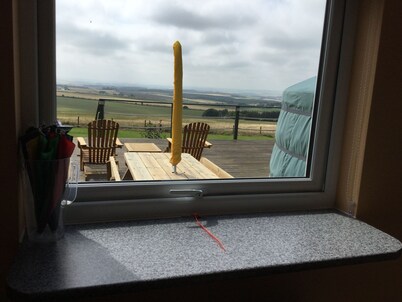 Orange Yurt With Hot Tub- Sleeps 3, Parking & Wifi