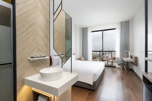Deluxe Room, 1 King Bed