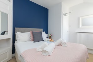 2 Schlafzimmer, Schreibtisch, Bügeleisen/Bügelbrett, WLAN