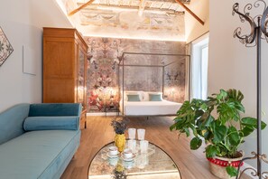 Premium bedding, down duvets, pillow-top beds, minibar - Vossia Luxury Rooms & Sicilian Living (Palermo)