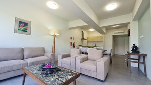 Living area - Seafront Apartment Coral Coast (Korotogo)