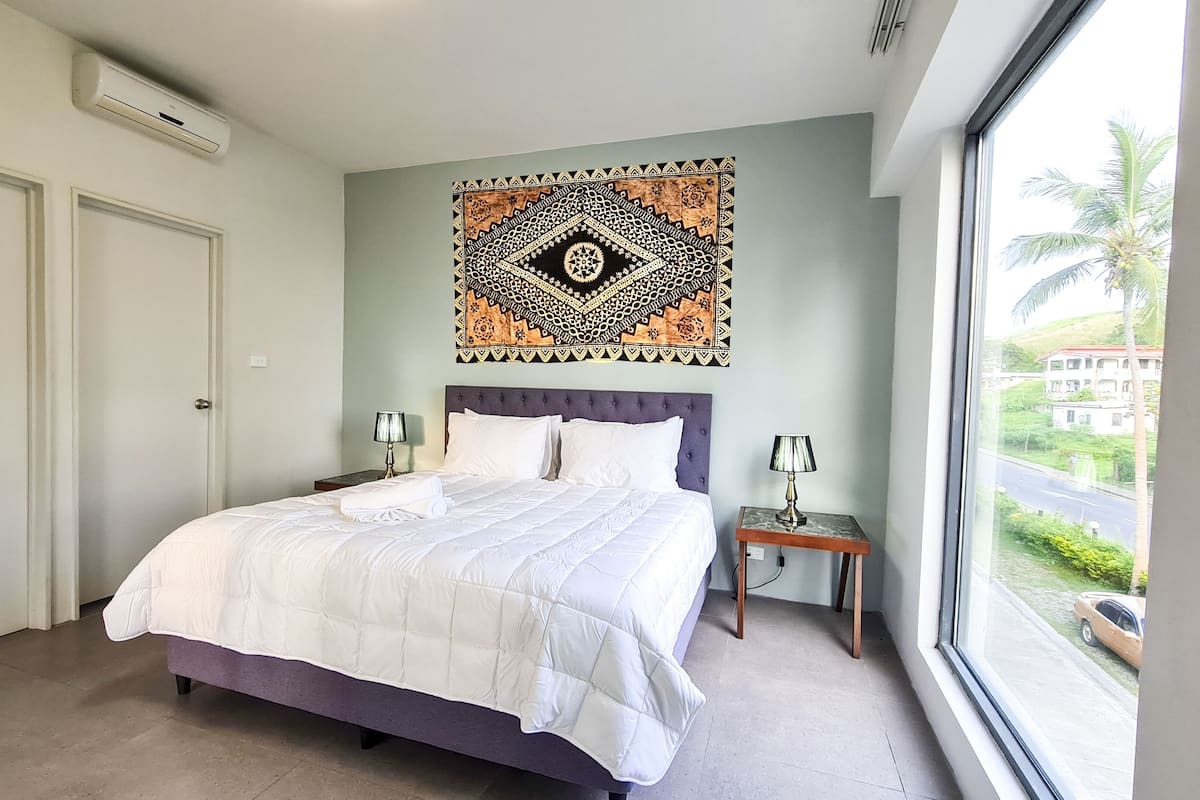 2 slaapkamers, een strijkplank/strijkijzer, gratis wifi, beddengoed