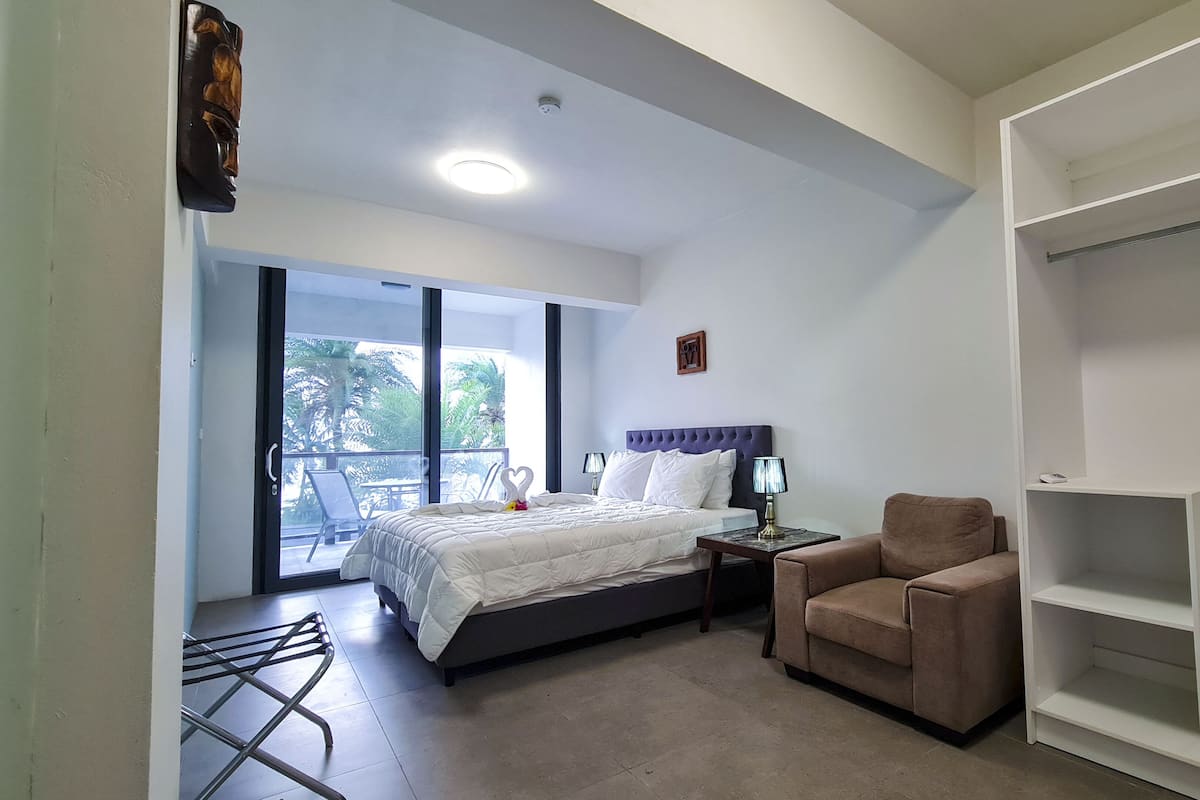 2 slaapkamers, een strijkplank/strijkijzer, gratis wifi, beddengoed