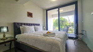 Iron/ironing board, free WiFi, bed sheets - Seafront Apartment Coral Coast (Korotogo)