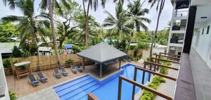 Outdoor pool, open 7:00 AM to 10:00 PM, sun loungers - Seafront Apartment Coral Coast (Korotogo)