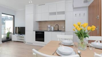 Kühlschrank, Ofen, Herdplatte, Geschirrspüler