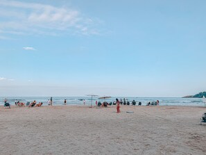 Vista para praia/oceano