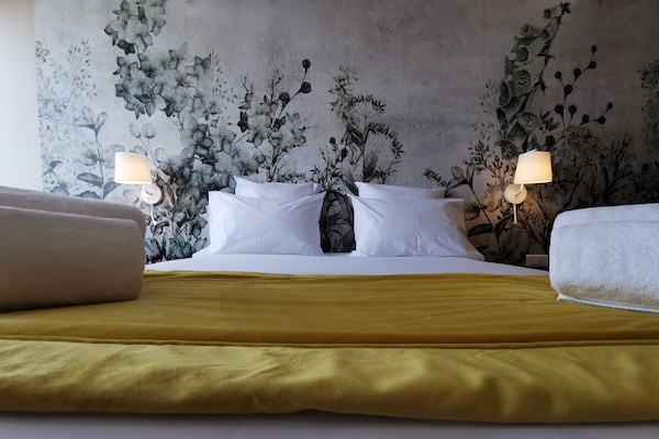 Deluxe Double or Twin Room | Premium bedding, down comforters, memory foam beds, free minibar items