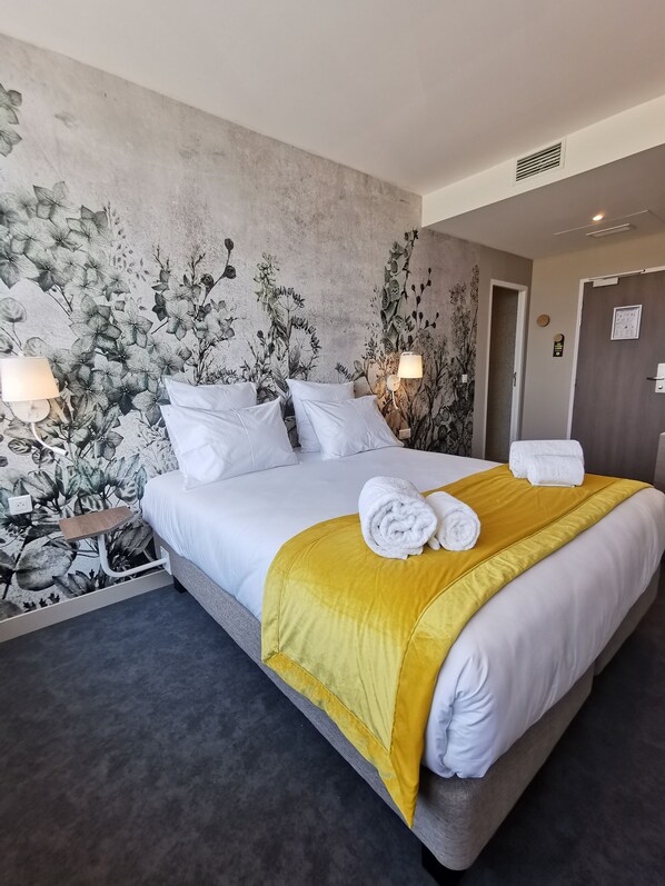 Ropa de cama de alta calidad, cubrecamas y colchones con efecto memoria 