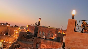 Fassade der Unterkunft – Abend/Nacht