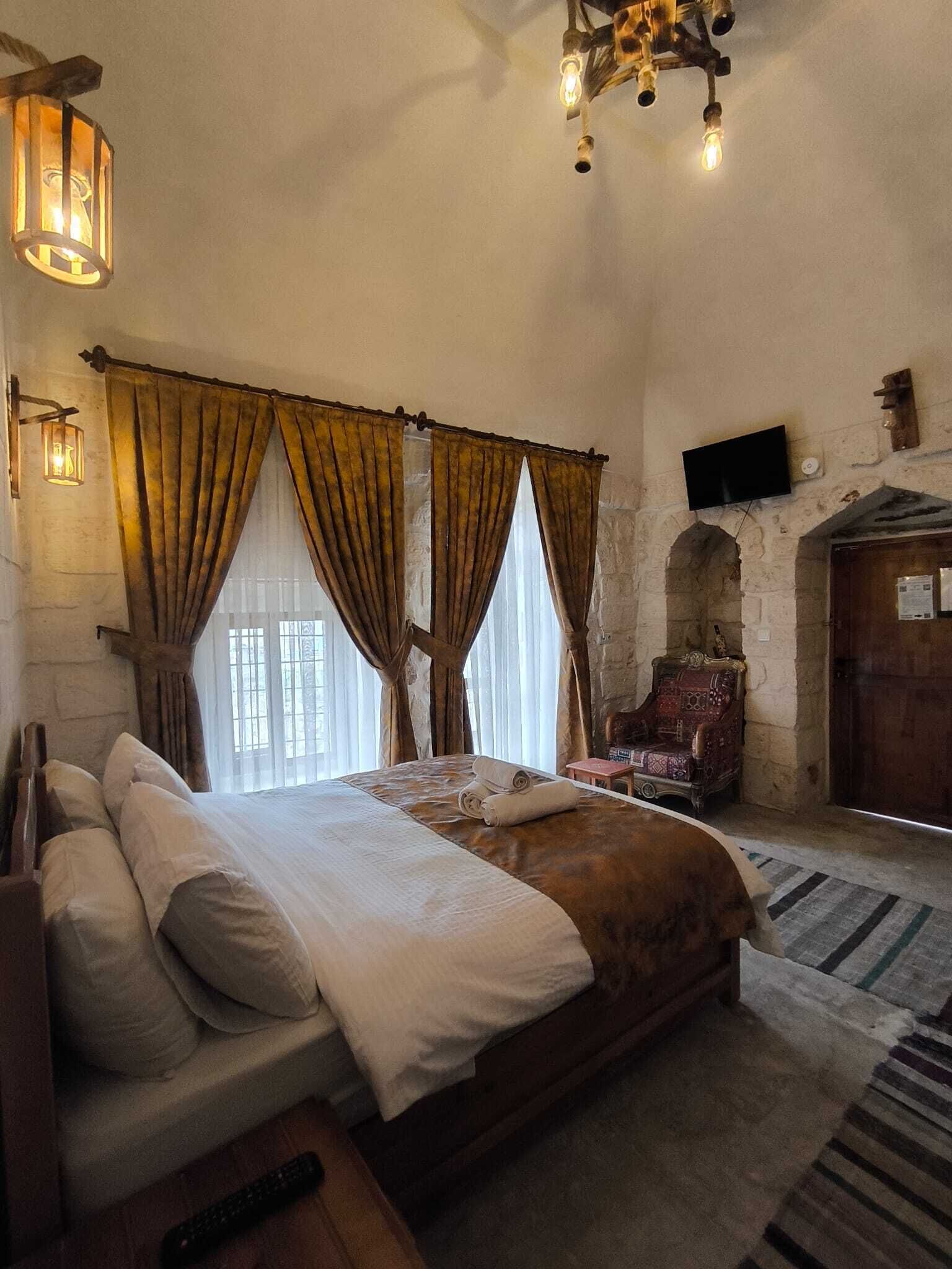 Comfort Suite, Multiple Beds, City View | Premium bedding, individually decorated, desk, laptop workspace