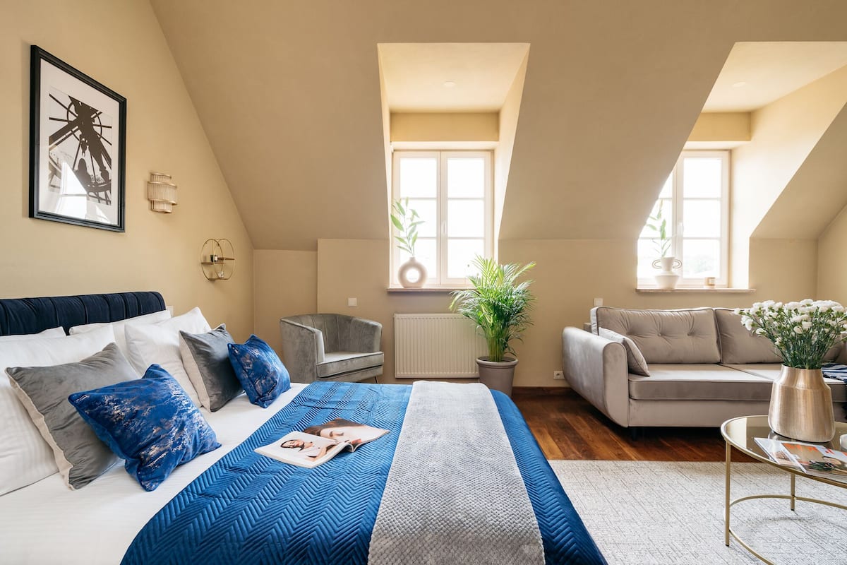 1 habitación, decoración personalizada y muebles diferentes