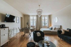 Deluxe Apartment | Individually decorated, individually furnished, blackout curtains