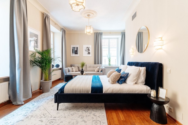 1 habitación, decoración personalizada y muebles diferentes
