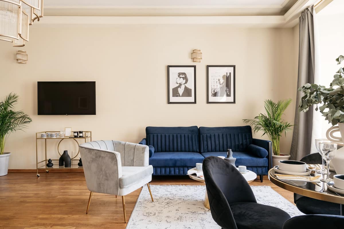 1 habitación, decoración personalizada y muebles diferentes