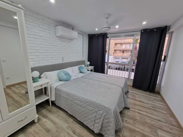 2 makuuhuonetta, silitysrauta/-lauta, ilmainen Wi-Fi, vuodevaatteet