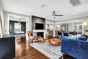 Smart TV, fireplace, foosball - Luxury Memphis Musical Estate! Pool, Games! (Memphis)