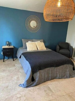 1 chambre, acc ès au Wi-Fi (inclus), literie fournie