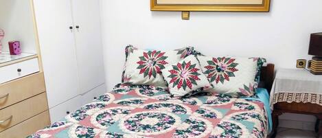 1 室のベッドルーム、WiFi (無料)、ベッドシーツ