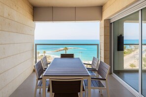 Imagen sin descripción, 4 de 32, botón