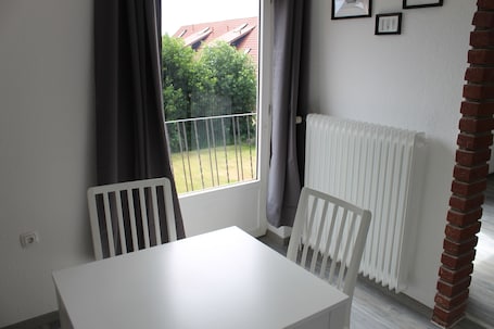 Classic Apartment | In-room dining