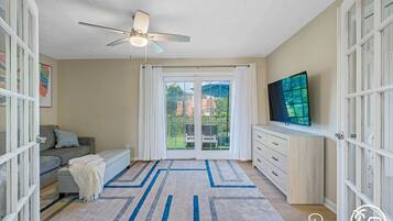 House | 8 bedrooms, iron/ironing board, free WiFi, bed sheets