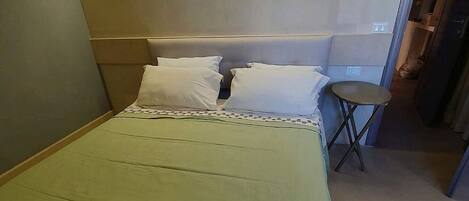 1 Schlafzimmer, Schreibtisch, Bügeleisen/Bügelbrett, kostenloses WLAN